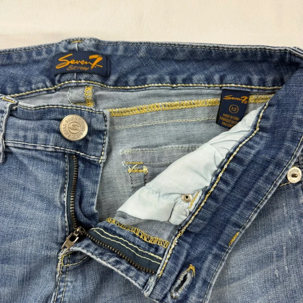 Seven7 Denim Shorts Womens 12 Blue Medium Wash Stretch Embroidered Flap Pocket